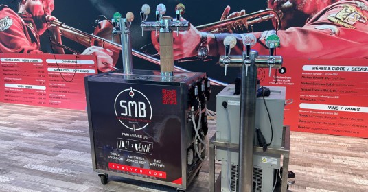 Tireuse &agrave; bi&egrave;re SMB lors du festival Jazz &agrave; Vienne